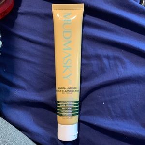 Mudmasky Mineral infused double cleansing mask 3in 1 formula.